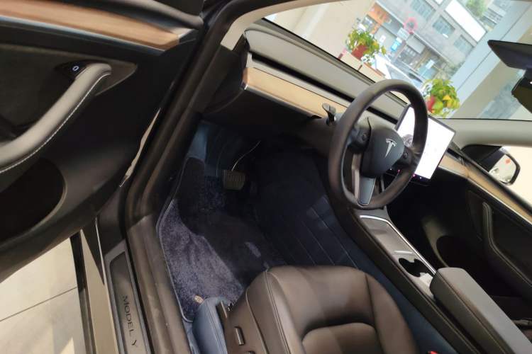 Used Tesla Model Y 2021 Long-Range All-Wheel-Drive Version 3D7 Driver Seat