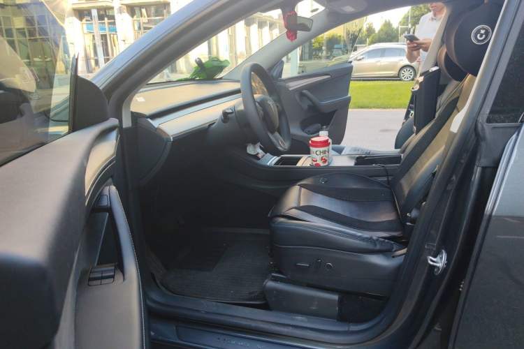 Used Tesla Model Y 2021 Standard Range Rear-Wheel Drive Version Driver Seat