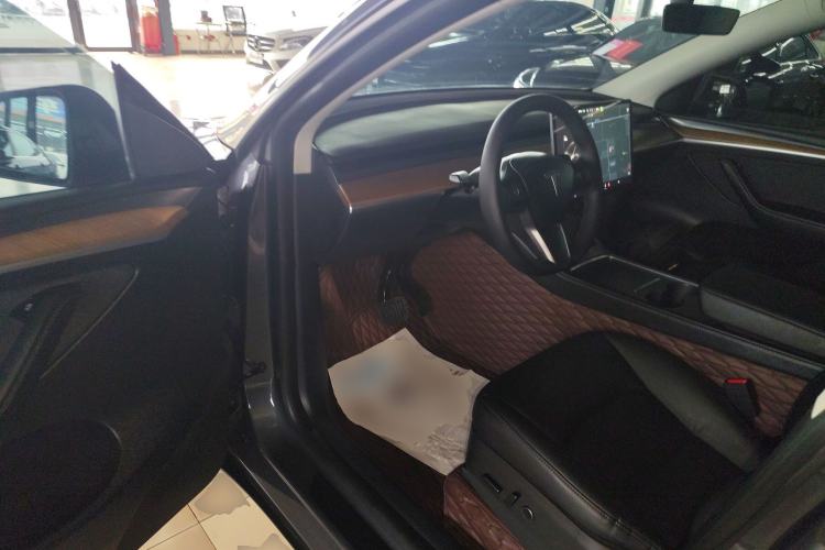 Used Tesla Model Y 2021 Long-Range All-Wheel-Drive Version Driver Seat
