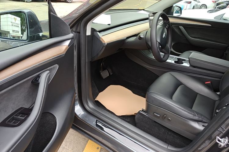 Used Tesla Model Y 2021 Long-Range All-Wheel-Drive Version 3D7 Driver Seat