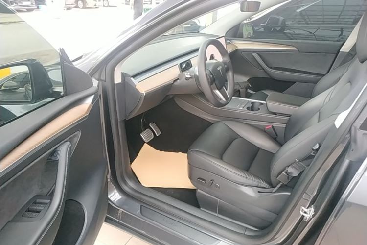 Used Tesla Model Y 2021 Long-Range All-Wheel-Drive Version Driver Seat