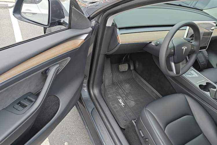 Used Tesla Model Y 2021 Standard Range Rear-Wheel Drive Version Driver Seat