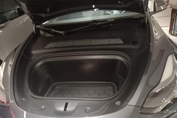 Used Tesla Model Y 2021 Standard Range Rear-Wheel Drive Version Engine Bay