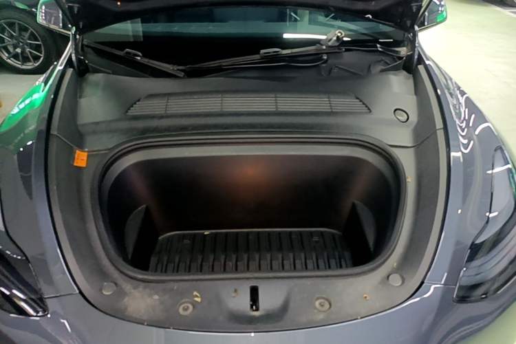 Used Tesla Model Y 2021 Performance High-Performance All-Wheel-Drive Version Engine Bay