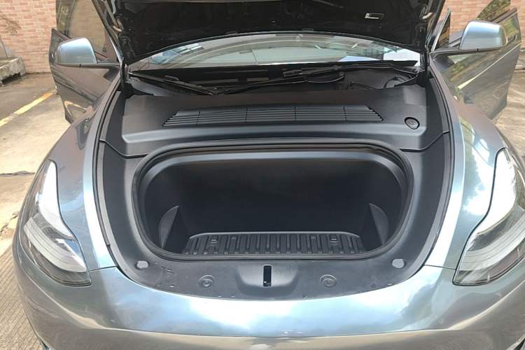 Used Tesla Model Y 2021 Standard Range Rear-Wheel Drive Version Engine Bay