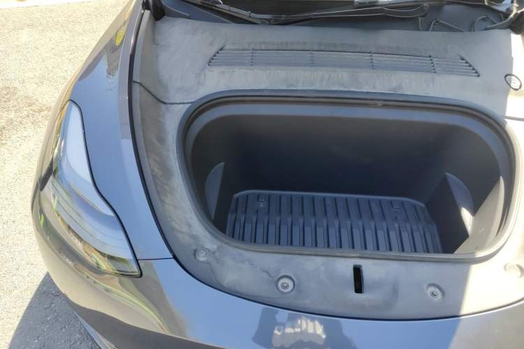 Used Tesla Model Y 2021 Standard Range Rear-Wheel Drive Version Engine Bay Right