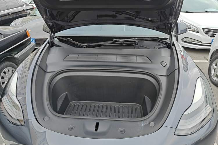 Used Tesla Model Y 2021 Standard Range Rear-Wheel Drive Version Engine Bay