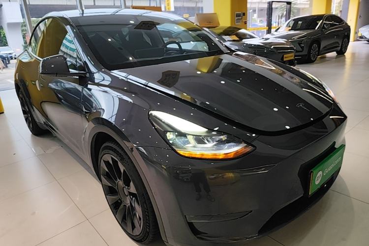 Used Tesla Model Y 2021 Long-Range All-Wheel-Drive Version 3D7 Exterior 1