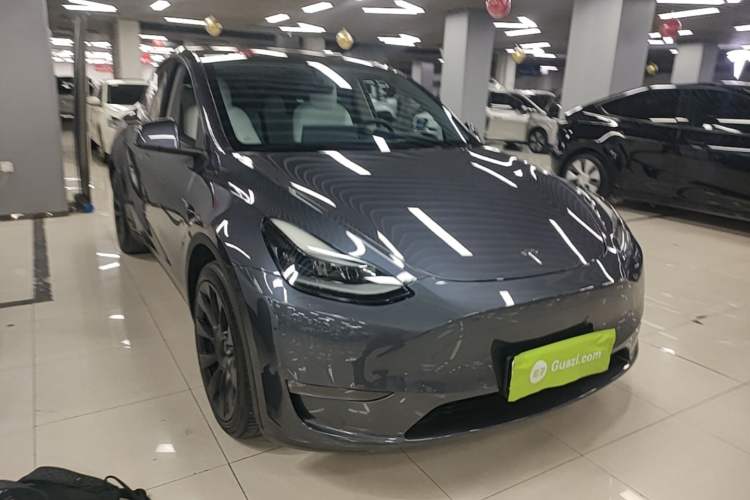 Used Tesla Model Y 2021 Long-Range All-Wheel-Drive Version 3D7 Exterior 1