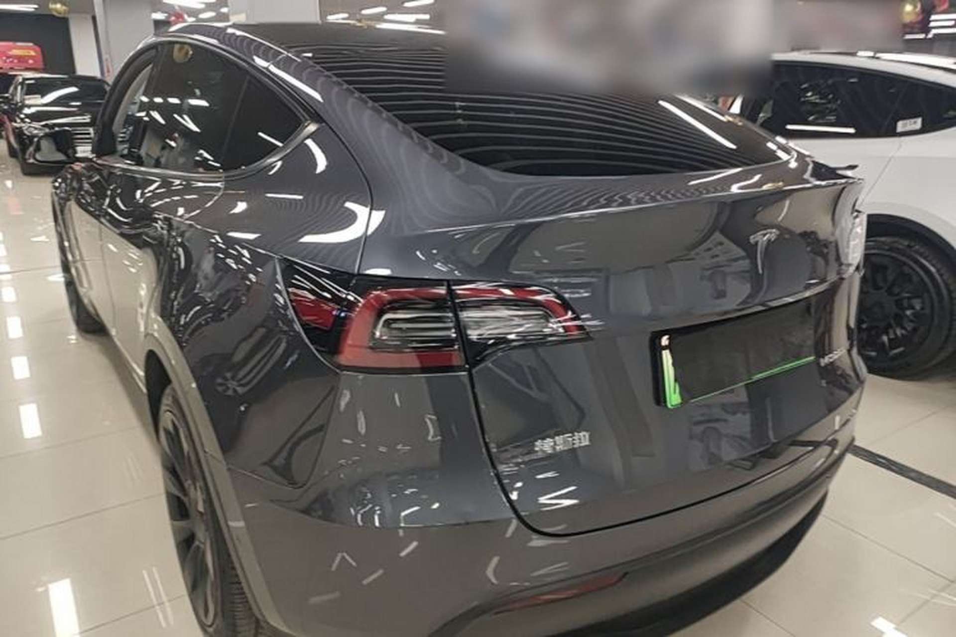 Used Tesla Model Y 2021 Long-Range All-Wheel-Drive Version 3D7 Exterior 2