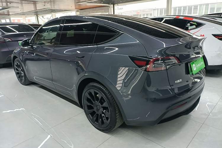 Used Tesla Model Y 2021 Long-Range All-Wheel-Drive Version Exterior 2