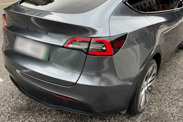 Used Tesla Model Y 2021 Long-Range All-Wheel-Drive Version Exterior 2