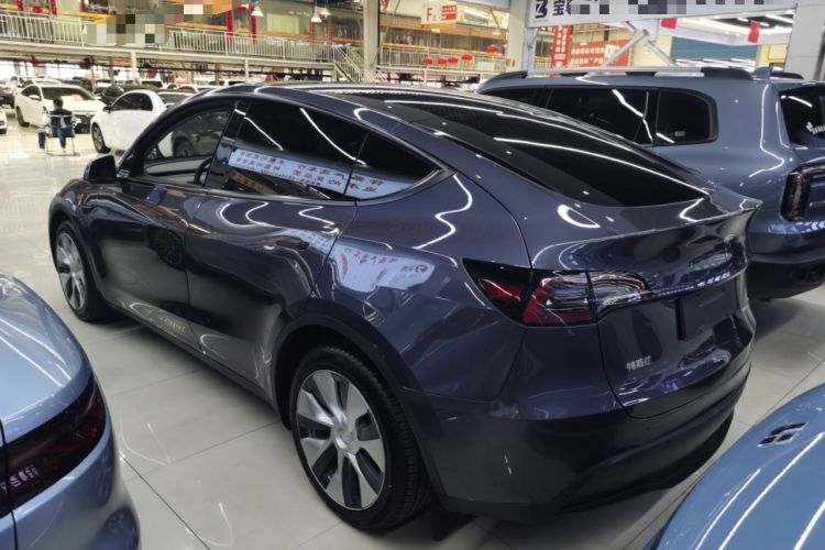 Used Tesla Model Y 2021 Long-Range All-Wheel-Drive Version Exterior 2
