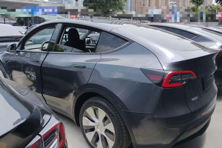 Used Tesla Model Y 2021 Long-Range All-Wheel-Drive Version Exterior 2