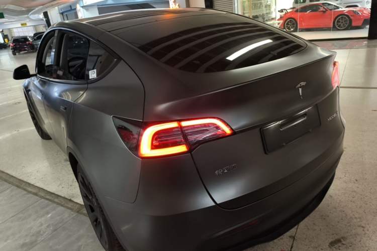 Used Tesla Model Y 2021 Standard Range Rear-Wheel Drive Version Exterior 2