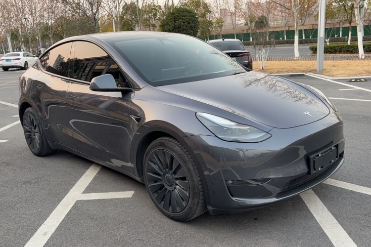 Used Tesla Model Y 2021 Long-Range All-Wheel-Drive Version Exterior 2