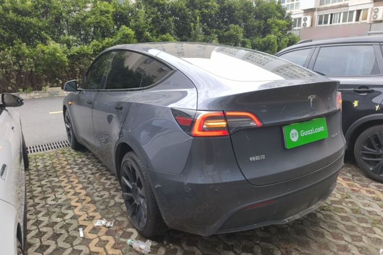 Used Tesla Model Y 2021 Long-Range All-Wheel-Drive Version Exterior 2