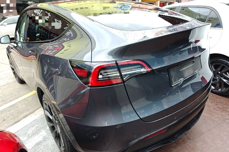 Used Tesla Model Y 2021 Long-Range All-Wheel-Drive Version 3D7 Exterior 2