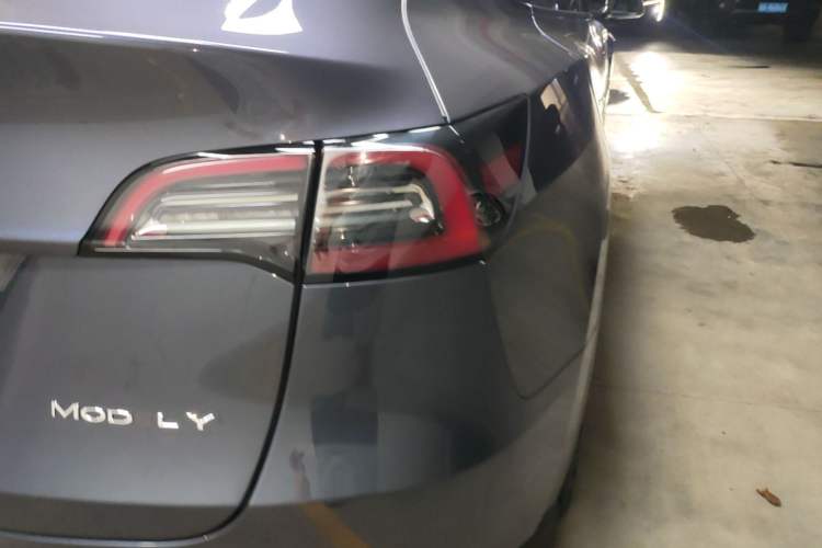 Used Tesla Model Y 2021 Long-Range All-Wheel-Drive Version Exterior 3