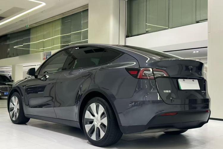 Used Tesla Model Y 2021 Standard Range Rear-Wheel Drive Version Exterior 3