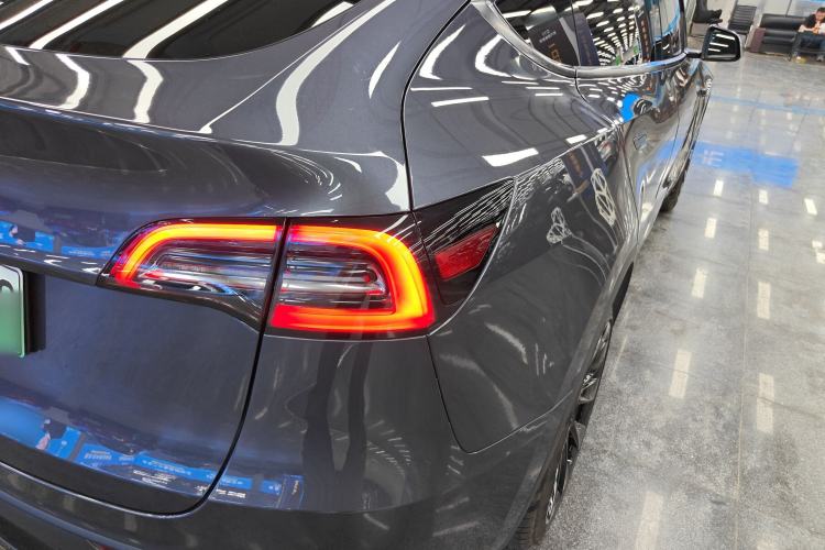 Used Tesla Model Y 2021 Long-Range All-Wheel-Drive Version Exterior 3