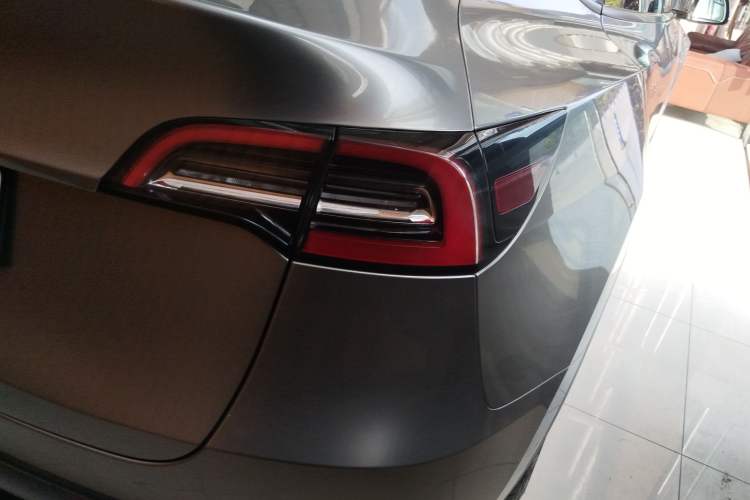 Used Tesla Model Y 2021 Revised Version 2 Long-Range All-Wheel-Drive Edition Exterior 3
