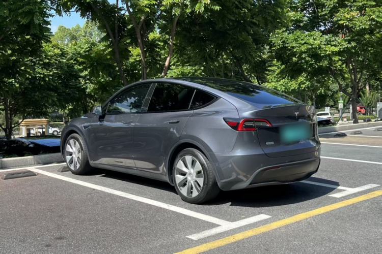 Used Tesla Model Y 2021 Standard Range Rear-Wheel Drive Version Exterior 3