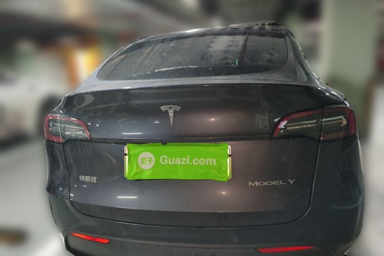 Used Tesla Model Y 2021 Long-Range All-Wheel-Drive Version 3D7 Exterior 4