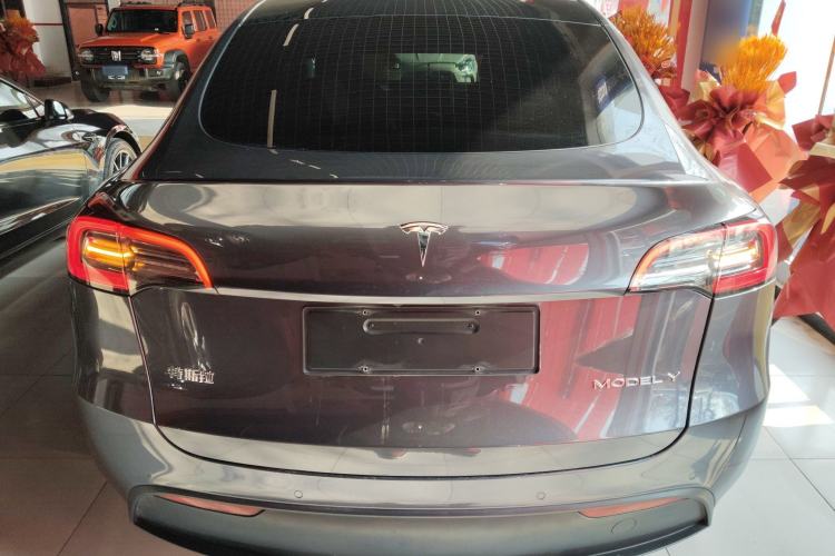 Used Tesla Model Y 2021 Long-Range All-Wheel-Drive Version Exterior 4
