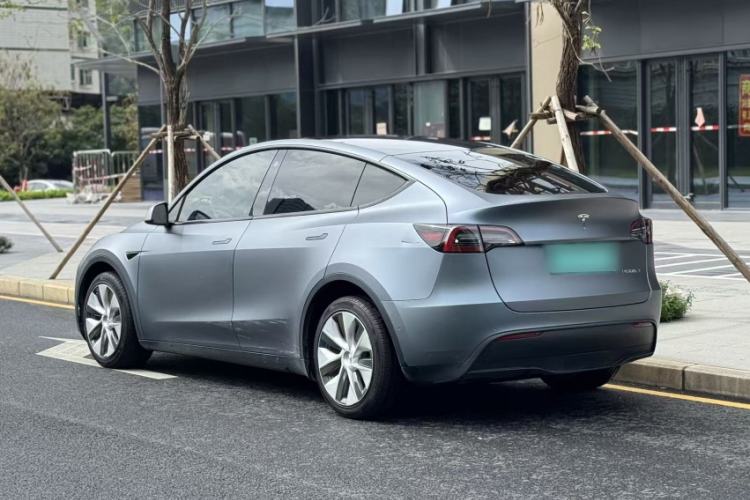 Used Tesla Model Y 2021 Long-Range All-Wheel-Drive Version 3D7 Exterior 5