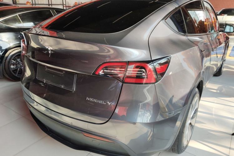 Used Tesla Model Y 2021 Long-Range All-Wheel-Drive Version Exterior 5