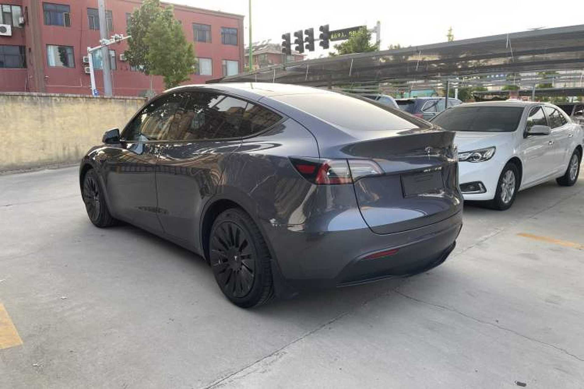 Used Tesla Model Y 2021 Standard Range Rear-Wheel Drive Version Exterior 6