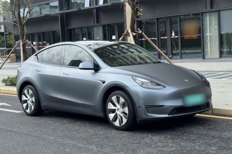 Used Tesla Model Y 2021 Long-Range All-Wheel-Drive Version 3D7 Exterior 6