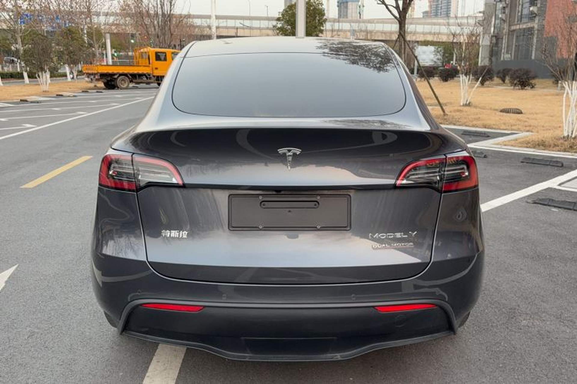 Used Tesla Model Y 2021 Long-Range All-Wheel-Drive Version Exterior 6