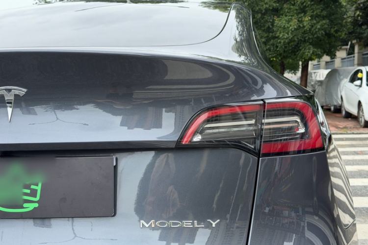Used Tesla Model Y 2021 Long-Range All-Wheel-Drive Version Exterior 6