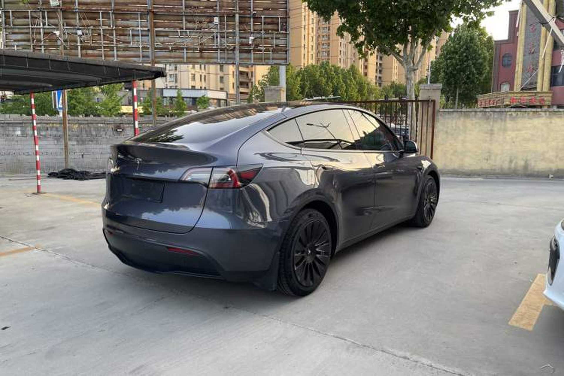 Used Tesla Model Y 2021 Standard Range Rear-Wheel Drive Version Exterior 8