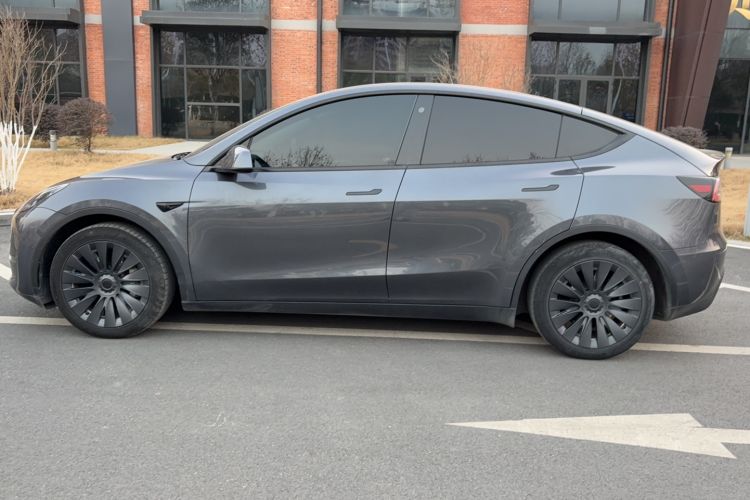 Used Tesla Model Y 2021 Long-Range All-Wheel-Drive Version Exterior 9