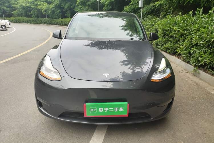 Used Tesla Model Y 2021 Long-Range All-Wheel-Drive Version Front