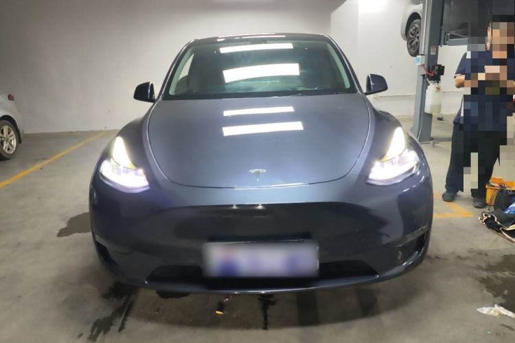 Used Tesla Model Y 2021 Long-Range All-Wheel-Drive Version Front