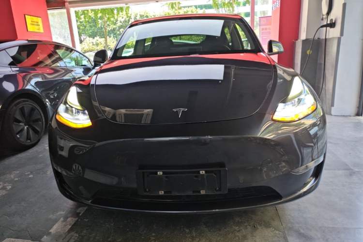 Used Tesla Model Y 2021 Long-Range All-Wheel-Drive Version 3D7 Front
