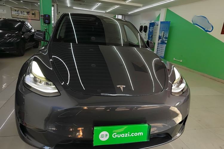 Used Tesla Model Y 2021 Long-Range All-Wheel-Drive Version Front