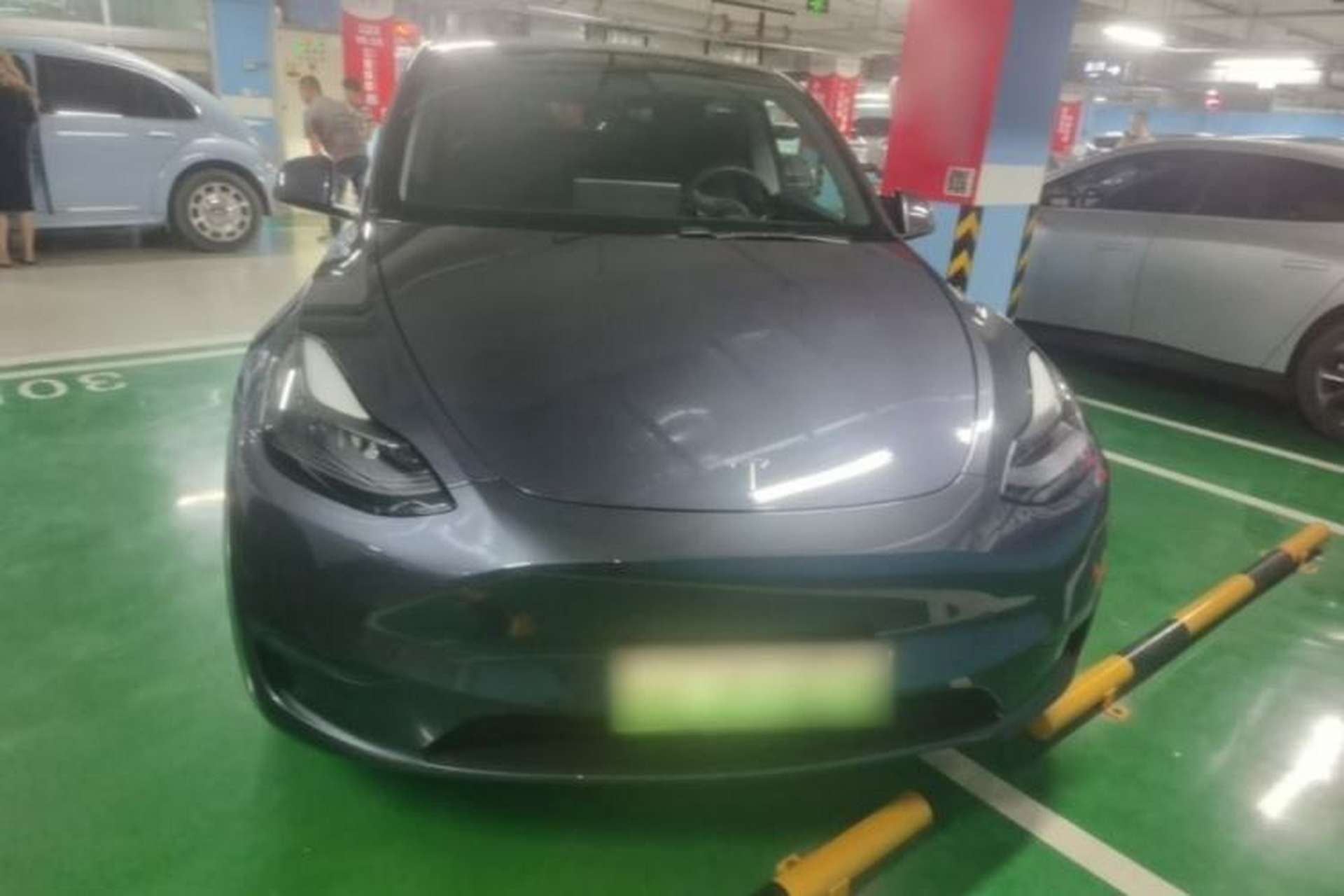 Used Tesla Model Y 2021 Long-Range All-Wheel-Drive Version Front