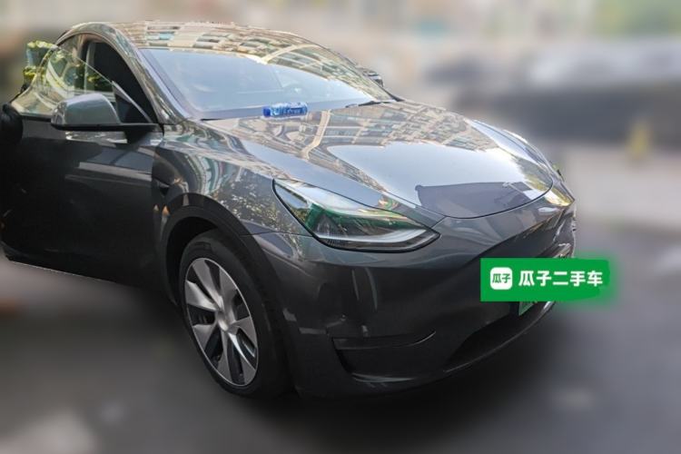 Used Tesla Model Y 2021 Standard Range Rear-Wheel Drive Version Front Right 45 Deg