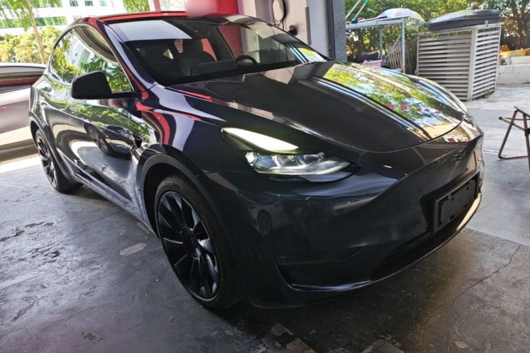 Used Tesla Model Y 2021 Long-Range All-Wheel-Drive Version 3D7 Front Right 45 Deg