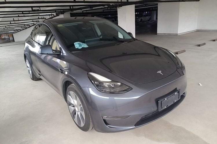 Used Tesla Model Y 2021 Long-Range All-Wheel-Drive Version Front Right 45 Deg