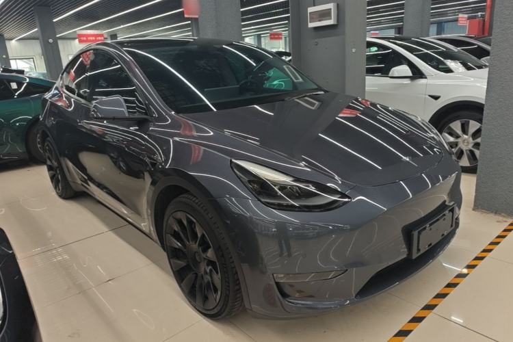 Used Tesla Model Y 2021 Long-Range All-Wheel-Drive Version Front Right 45 Deg