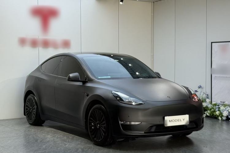 Used Tesla Model Y 2021 Long-Range All-Wheel-Drive Version 3D7 Front Right 45 Deg