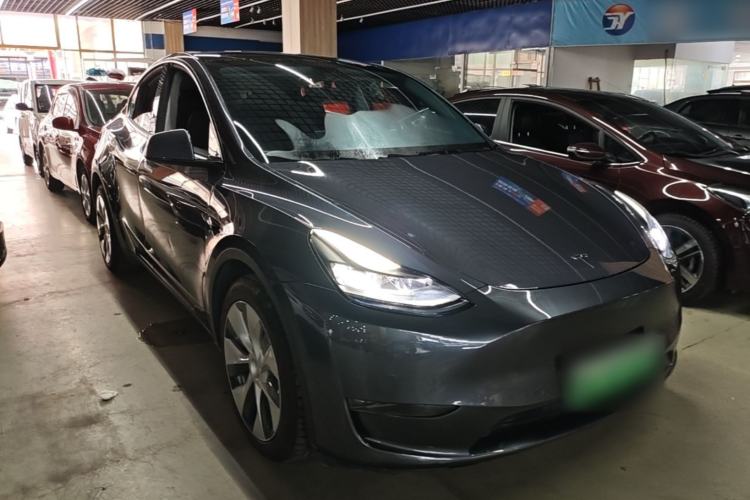 Used Tesla Model Y 2021 Long-Range All-Wheel-Drive Version 3D7 Front Right 45 Deg