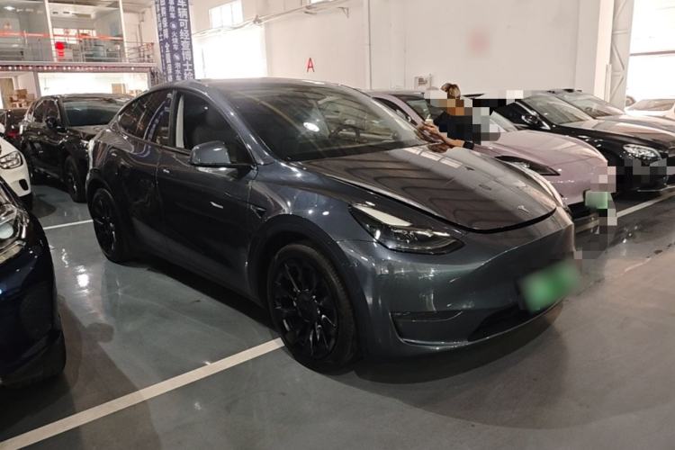 Used Tesla Model Y 2021 Long-Range All-Wheel-Drive Version Front Right 45 Deg