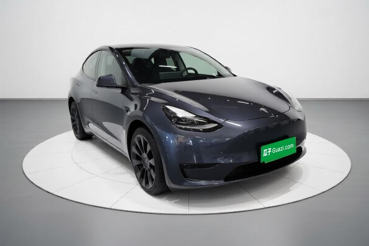 Used Tesla Model Y 2021 Long-Range All-Wheel-Drive Version Front Right 45 Deg